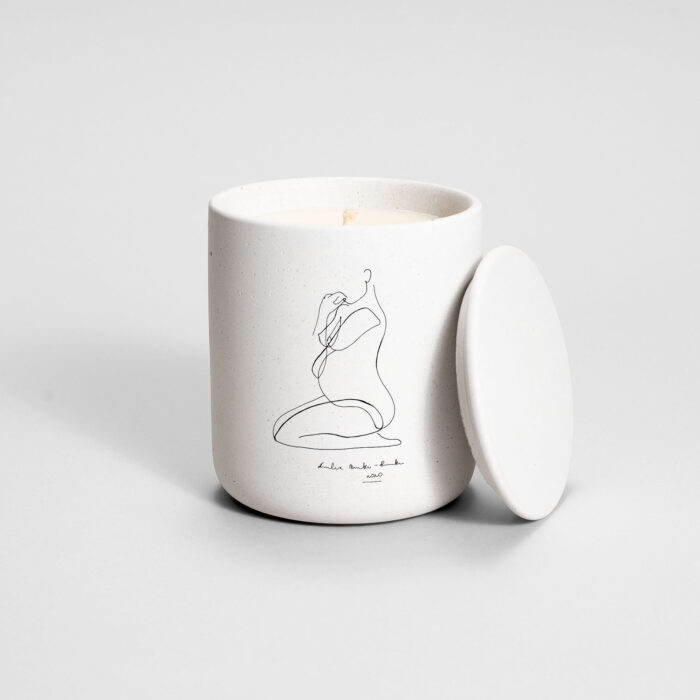 Mrs Minimal Line - Pregnant, Concrete Candle / Medio - Image 1